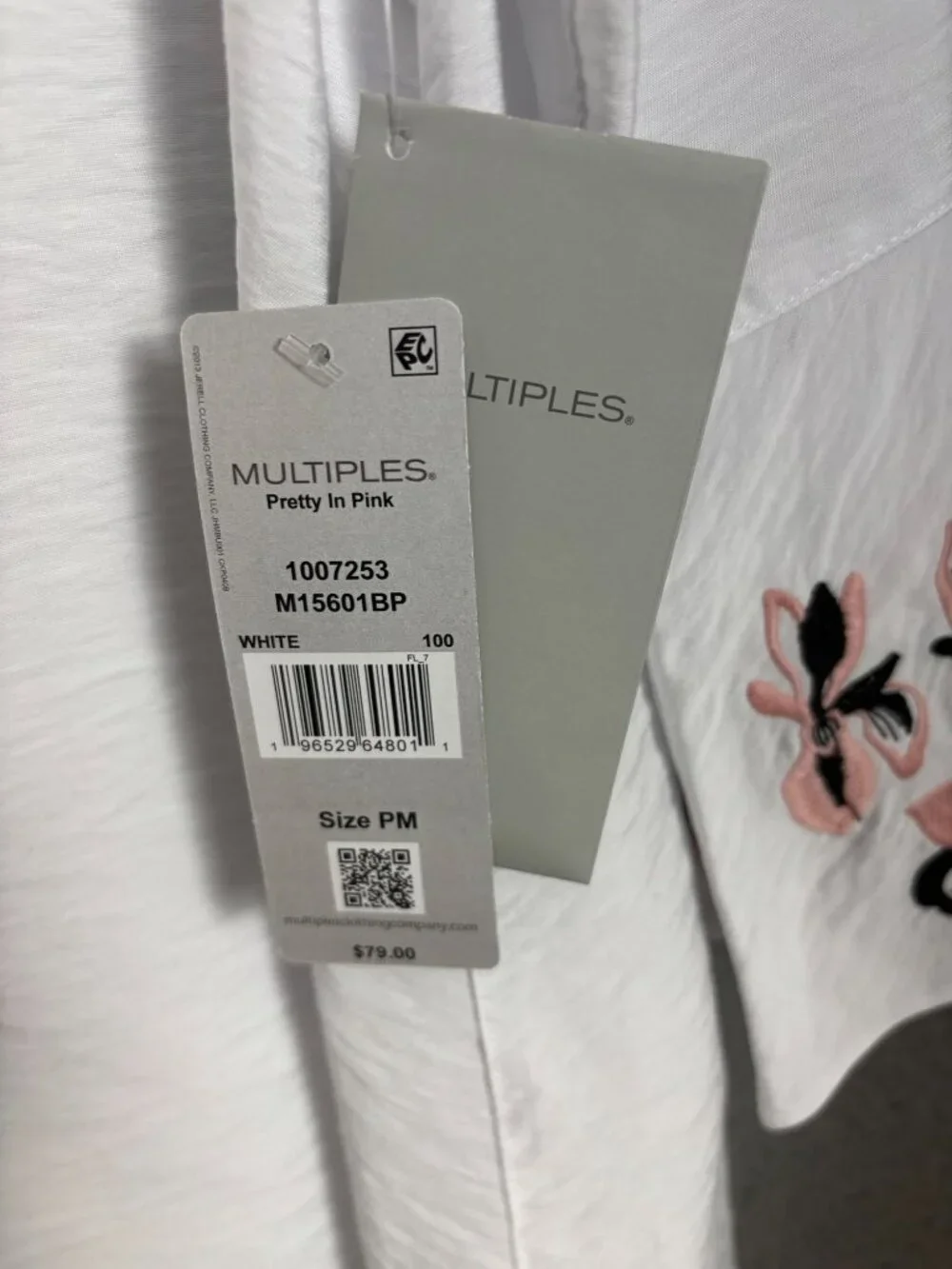 Multiples White Button-Up Blouse W/ Embroidered Floral Sleeves Size PM NWT's - Picture 7 of 8